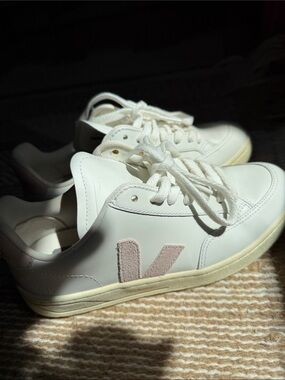 Veja V-12 White Leather Sneakers with Blush Suede Accents